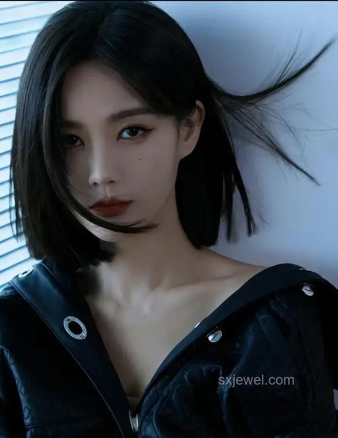 李一桐歌聲中的溫柔力量：小魚(yú)在乎的共鳴