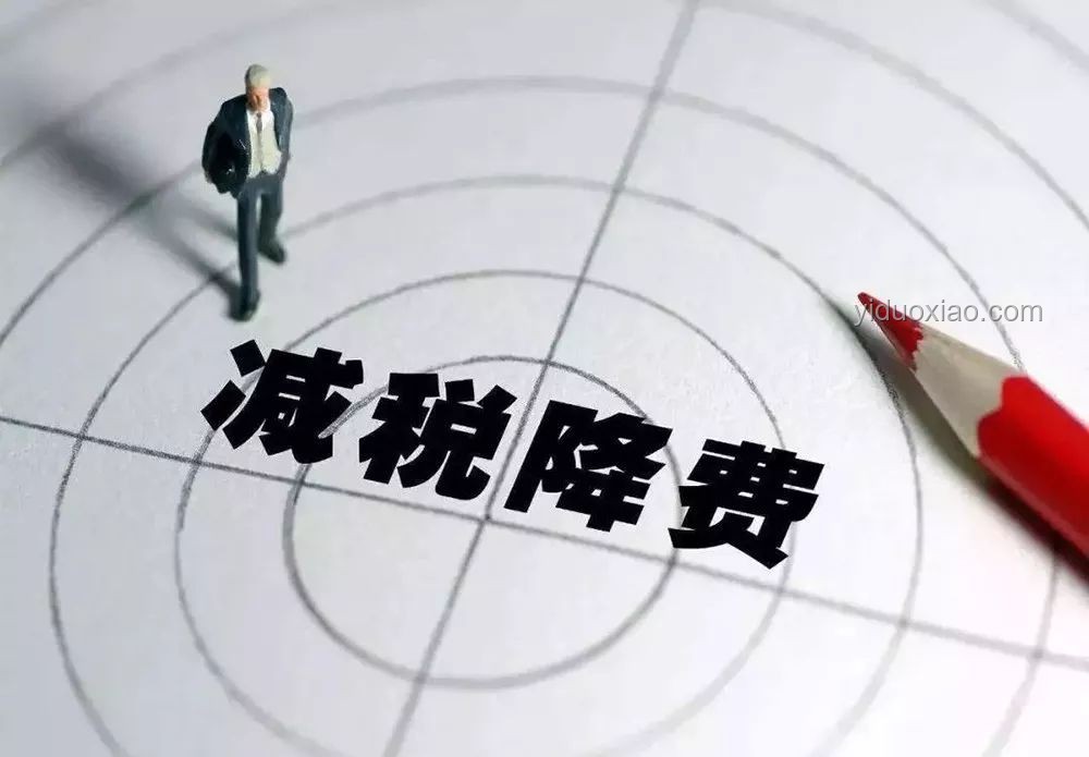 德國“激光照射事件”國際大笑話對比分析