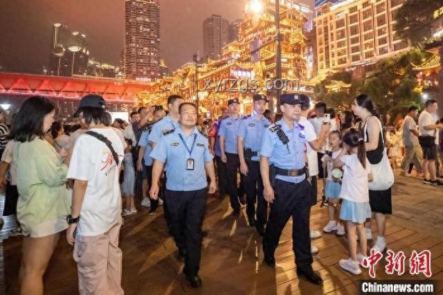 當地再通報洪崖洞攬客拍照糾紛：透視旅游市場亂象與監管升級