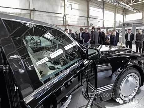 普京專車內部公開：豪華內飾引領未來汽車設計新趨勢